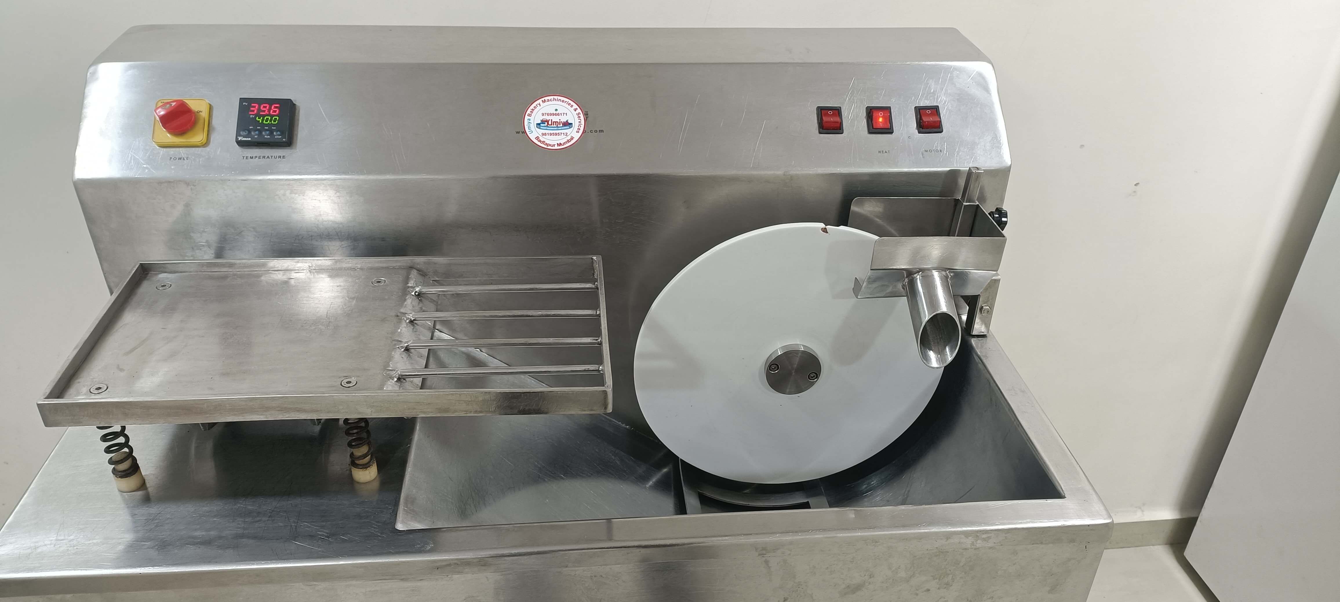 Choclate temparing machine